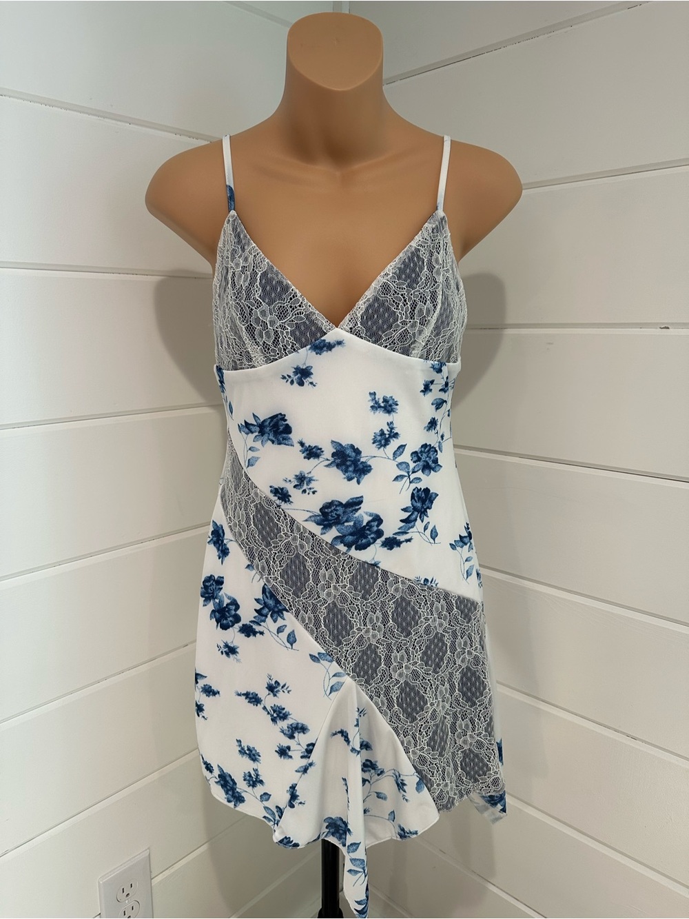 NWT || White Fox Boutique Blue Ivy Mini Dress. Size: Medium Women’s